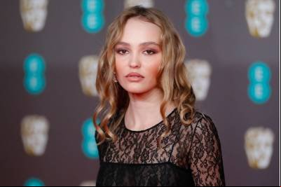 Lily-Rose Depp e Bill Skarsgard negociam estrelar ‘Nosferatu’