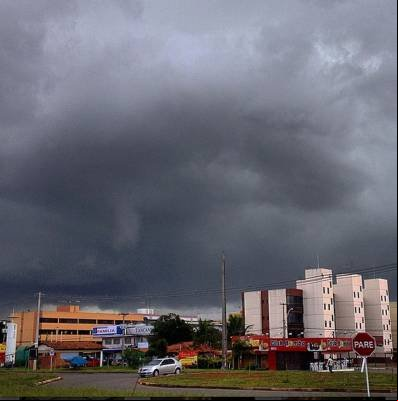 Domingo (8/1) permanece nublado, mas semana pode ser mais quente